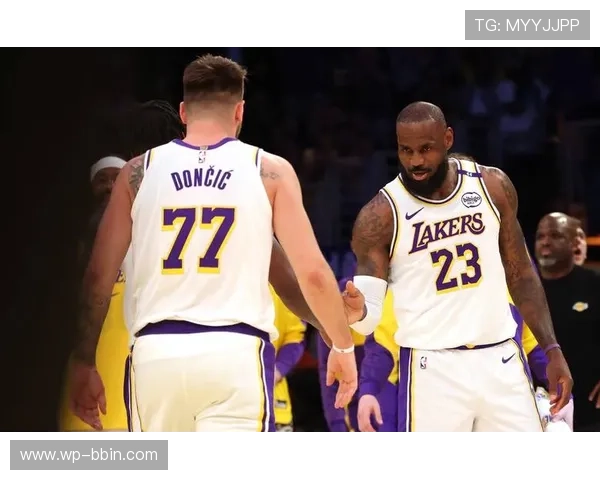 湖人力克灰熊詹姆斯全面表现率队取胜激情上演高比分鏖战到时刻终