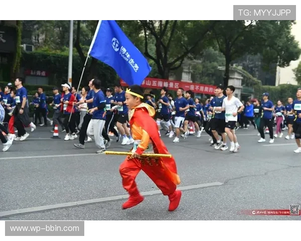 400米马拉松冠军诞生显眼包起跑冲刺精彩瞬间彻底点燃全场氛围